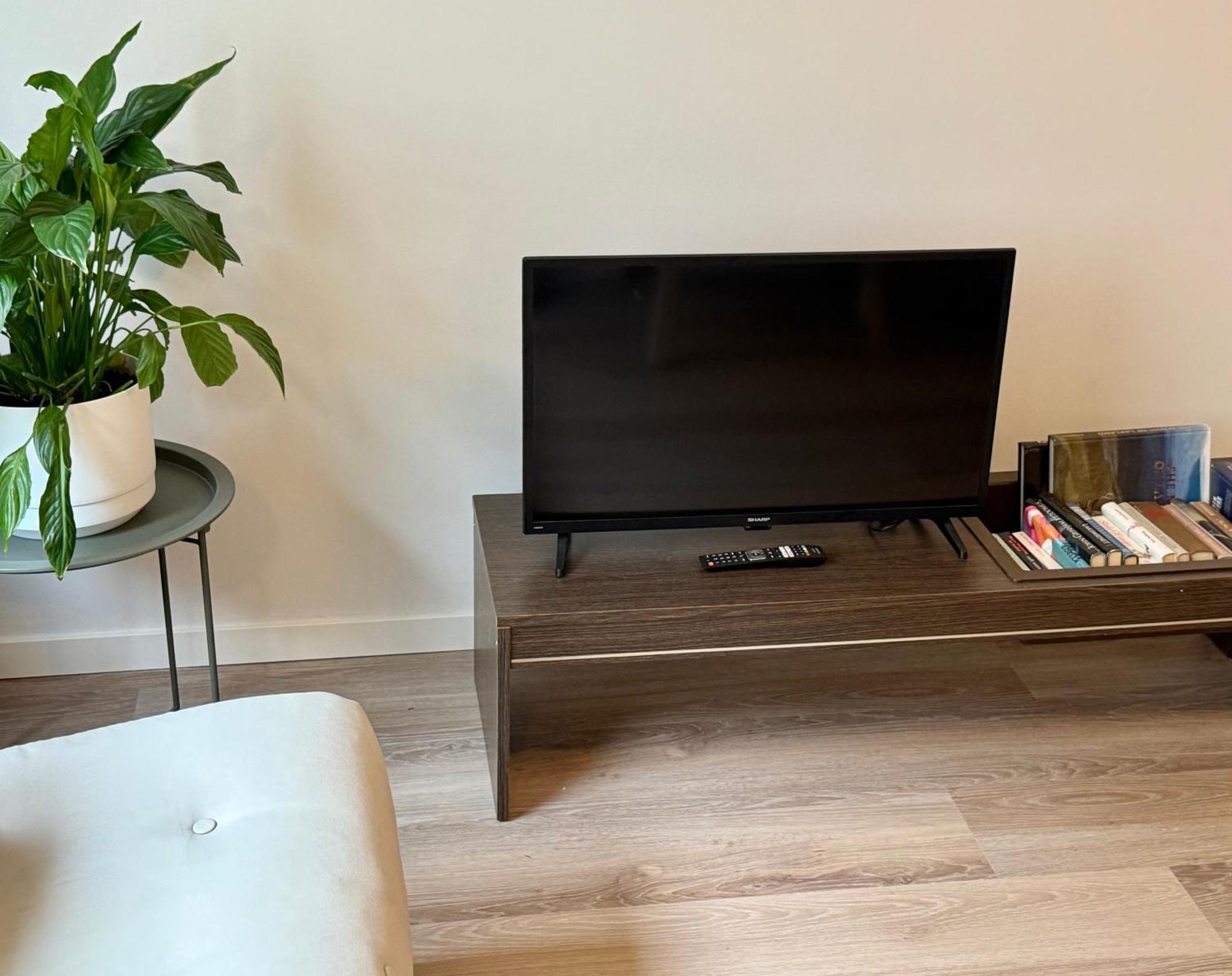 Just Renovated Stylish Nordic Studio By Tram Stop 赫尔辛基 外观 照片